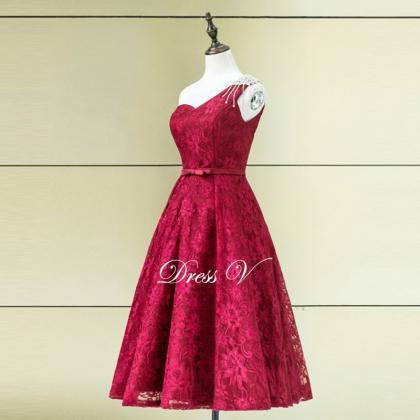 Dressv Red A-line One Shoulder Lace Homecoming..