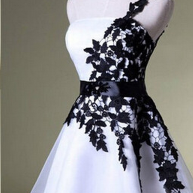 -selling A-line Homecoming Dress,black Lace /mini..