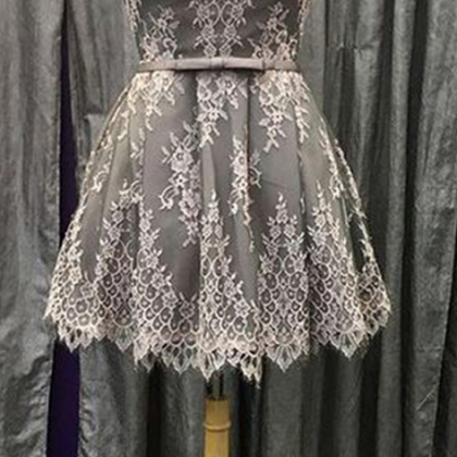 Lace Appliquéd Sweetheart Short A-line Homecoming..