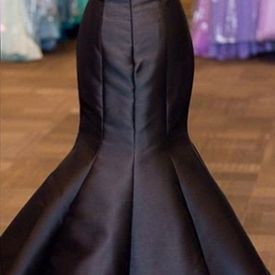 Black Tiers Off-the-shoulder Satin Two Pieces Prom..