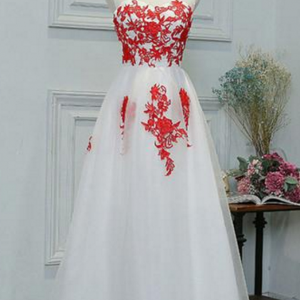 Beautiful Simple A-line Round Neck Lace Long Prom..