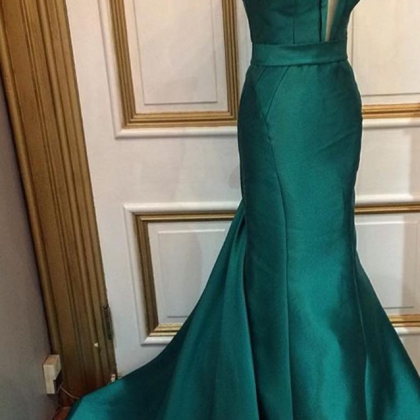Emerald Green Plunging Neckline Gown With Pleated Skirt And Side Slit