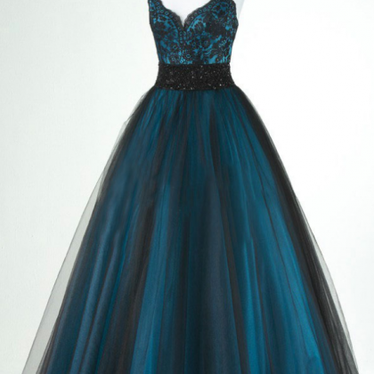 The Emerald V-neck Party Dress With A Ball Gown.