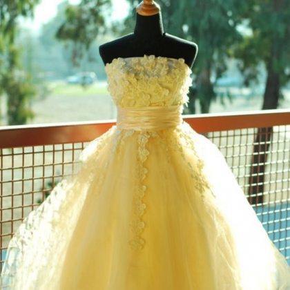 Sun Yellow Short Dress With Lace Flowers,..