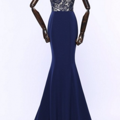 The Luxurious Lace Mermaid Long Wedding Dress..