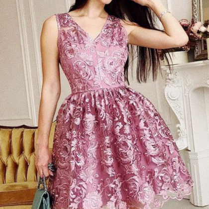 V-neck A-line Lace Appliqued Floor-length Dress Brown