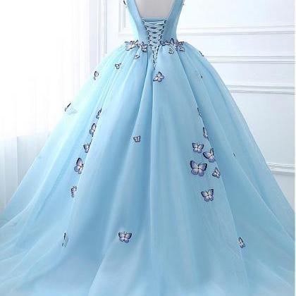 In Stock Fashion Tulle V-neck Neckline Ball Gown..
