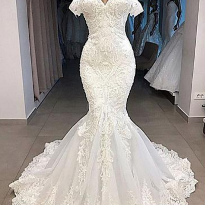 Gorgeous Tulle Off-the-shoulder Neckline Mermaid..