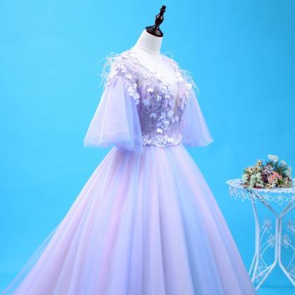The Color Wedding Dress Is Beautiful, Fluffy And..