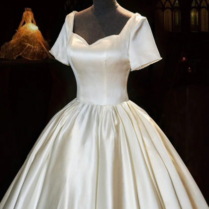 Wedding Dresses Sweetheart Satin Long Bridal Dress..