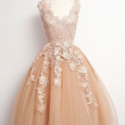 Homecoming Dresses , Champagne A-line Lace Short..