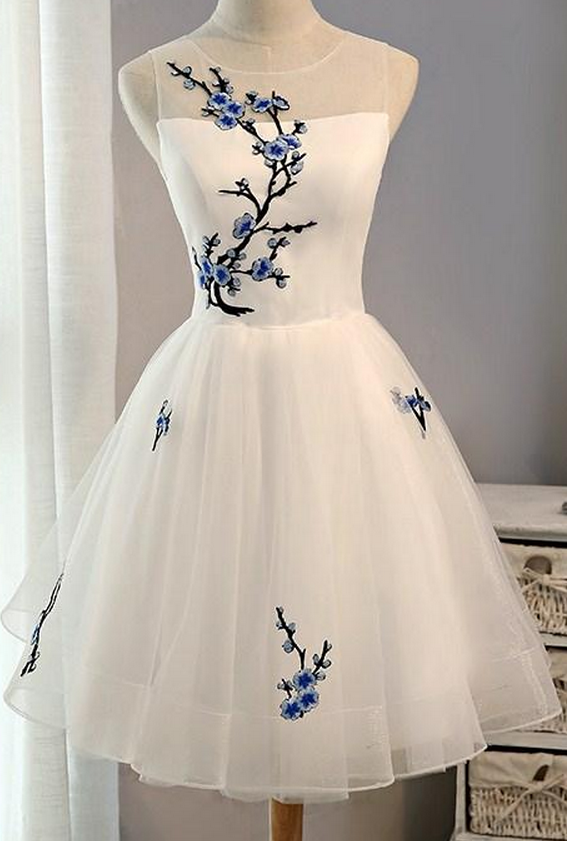 White Short Homecoming Dress With Embroidery， Knee Length Prom Dresses, Cute Formal Dresses