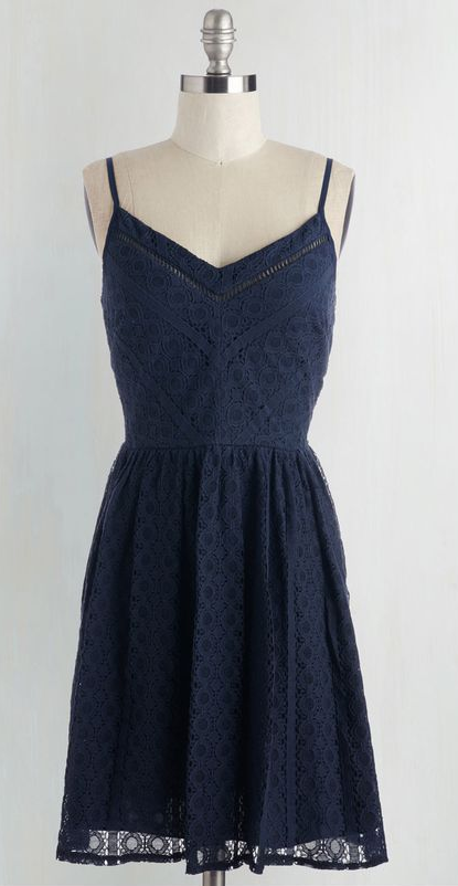Simple A-line Spaghetti Straps V-neck Lace Short Homecoming Dress
