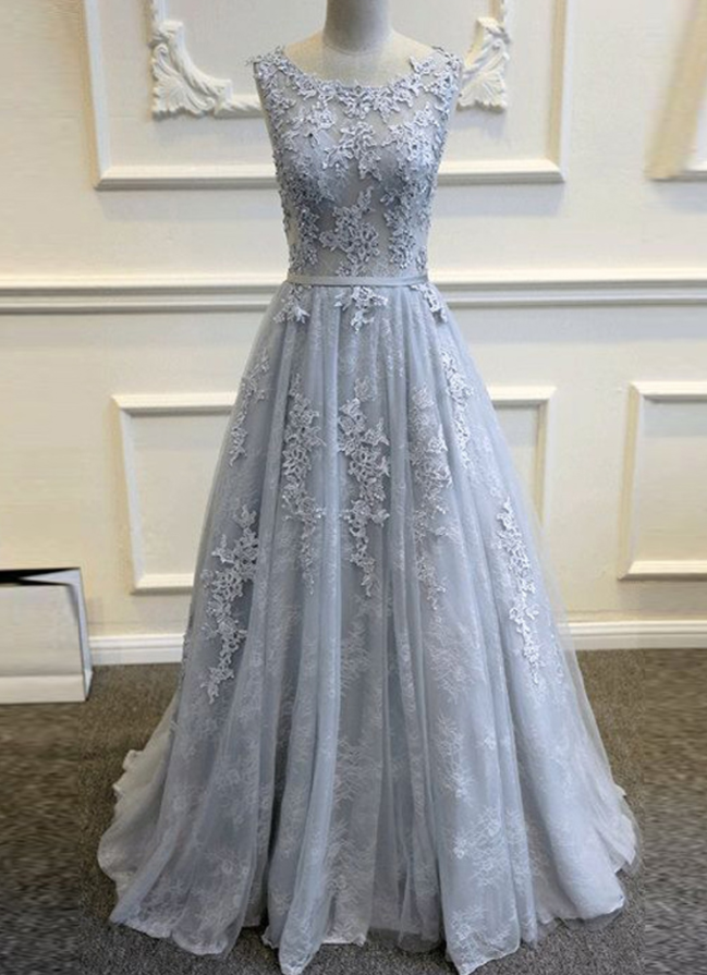 Stunning A-line Scoop Sleeveless Open Back Appliques Long Prom Dress