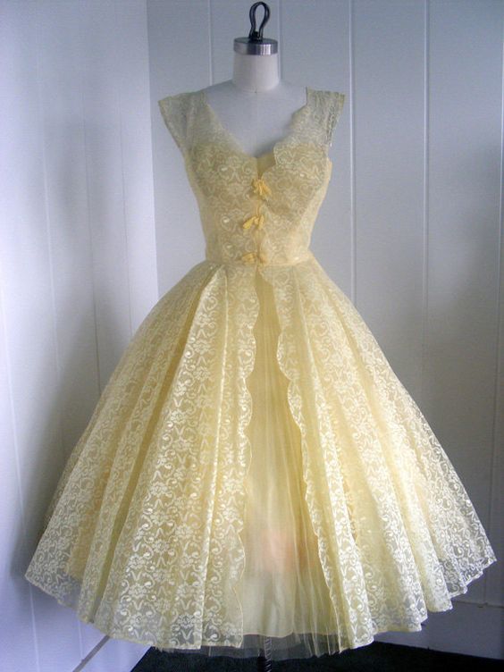 Vintage Ball Gown Homecoming Dresses, V Neck Lace Mini Short