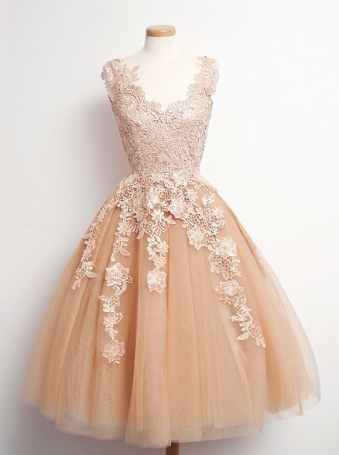 Homecoming Dresses , Champagne A-line Lace Short Prom Dresses