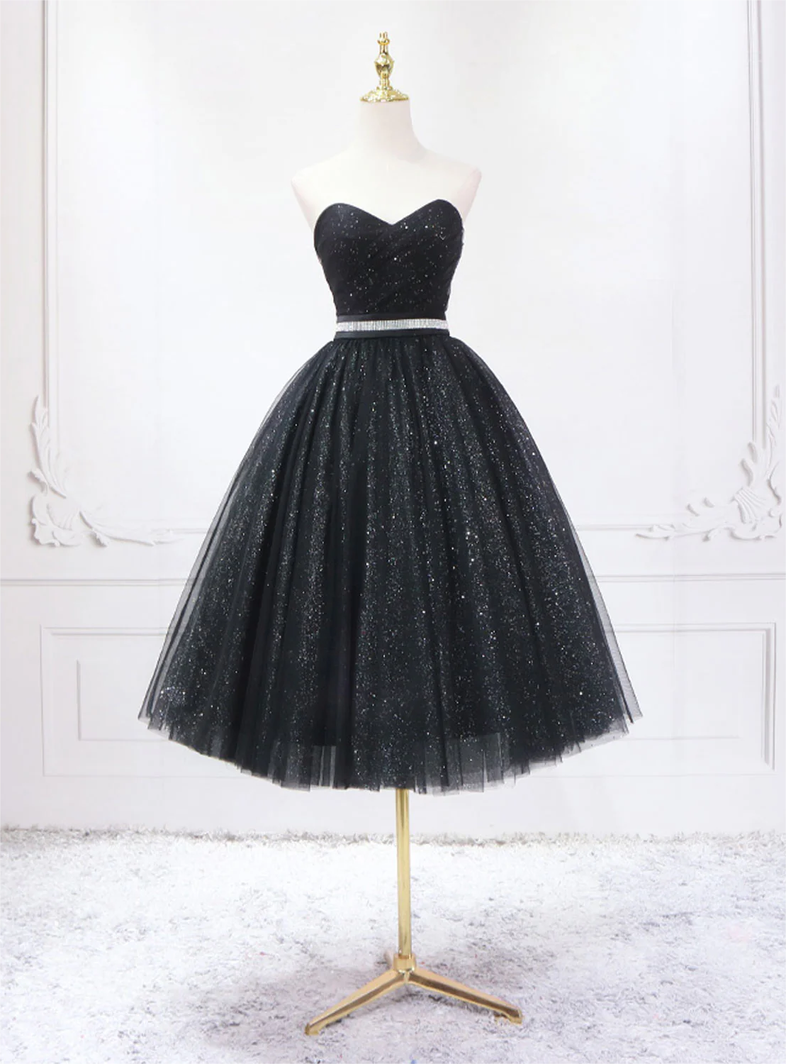 Simple A-Line V-Neck Black Short Prom Homecoming Dress