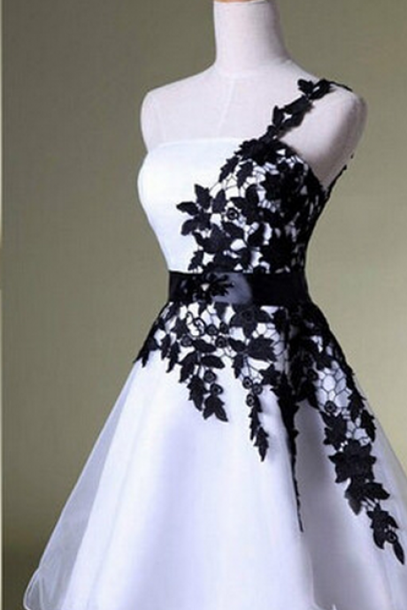 -selling A-line Homecoming Dress,black Lace /mini Homecoming Dress,white Homecoming Dresses