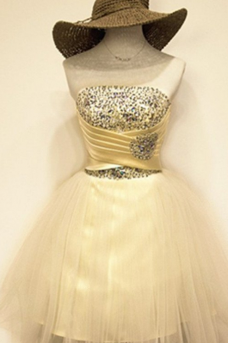 Light Yellow Short Beading A-line Tulle Strapless Homecoming Dresses