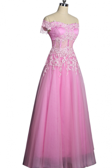 The Rose Wedding Gown Was Worn By The Women In The Evening Gown Of The Women's Long Night Gown In The Women's