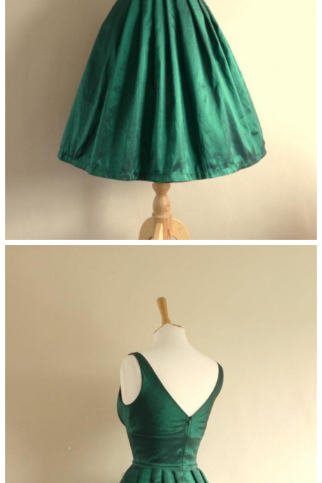 Short V-neck Satin Homecoming Dress, Pleated Party Gown 2