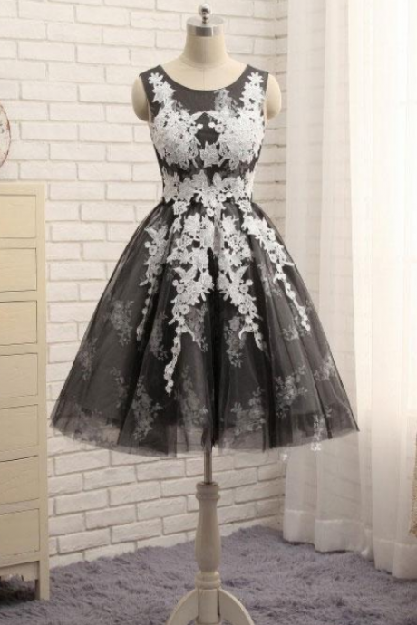 Black round neck tulle lace applique short prom dress
