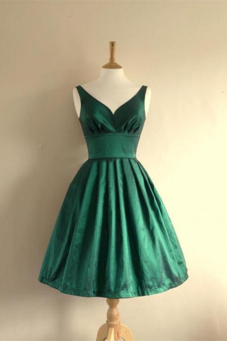 V-neck Green Short Homecming Dresses,charming Homecming Dresses,simple Graduation Dresses