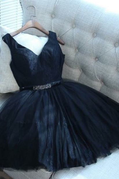 A-Line V-neck Above-Knee Black Homecoming Dress with Lace
