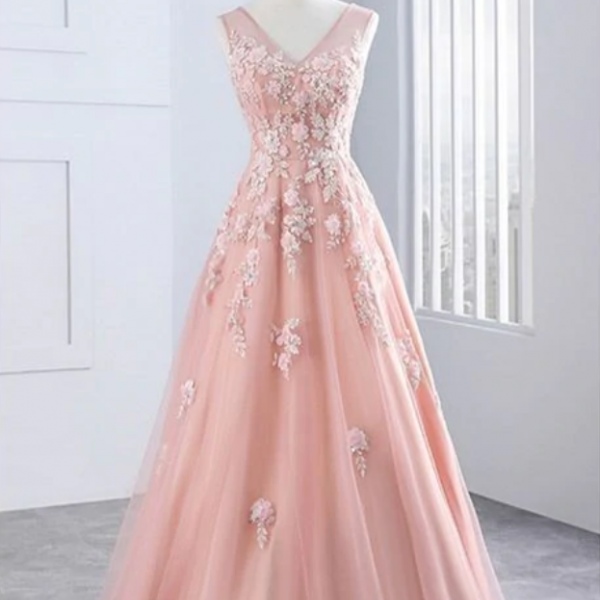 prom dresses,tulle evening dress,sexy ball gowns, custom made ,new fashion, V neck evening dress with lace appliqués, long sweet 16 prom dresses