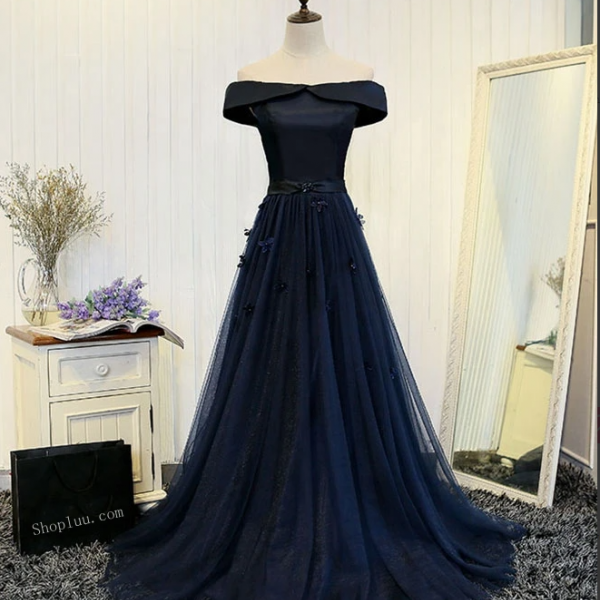 Elegant A-Line Off Shoulder Long Sleeve Tulle Maxi Prom Dress main image 0