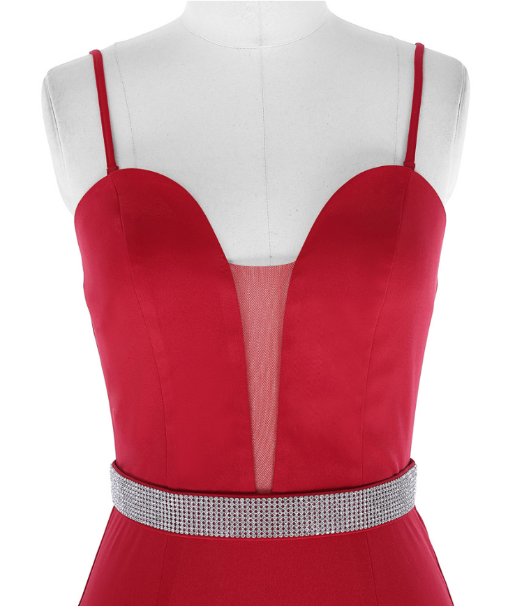 The Long Red Skirt With The Red Skirt Is The Evening Wedding Dress