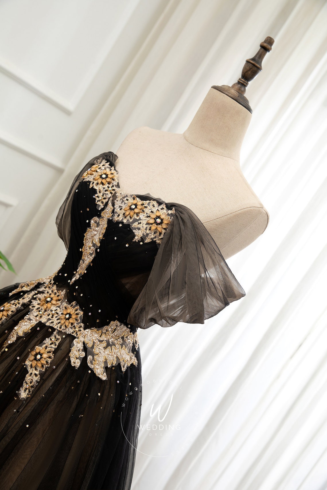 Elegant Feather Trim Off Shoulder Layered Tulle Prom Dress