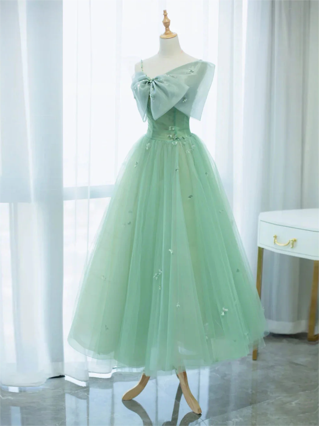 Green Tulle Knee Length Homecoming Dress, Green Beaded Tulle Short Prom Dress Party Dress